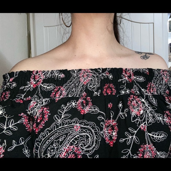 ZARA NEW Blouse Beautiful Design - Picture 3 of 11